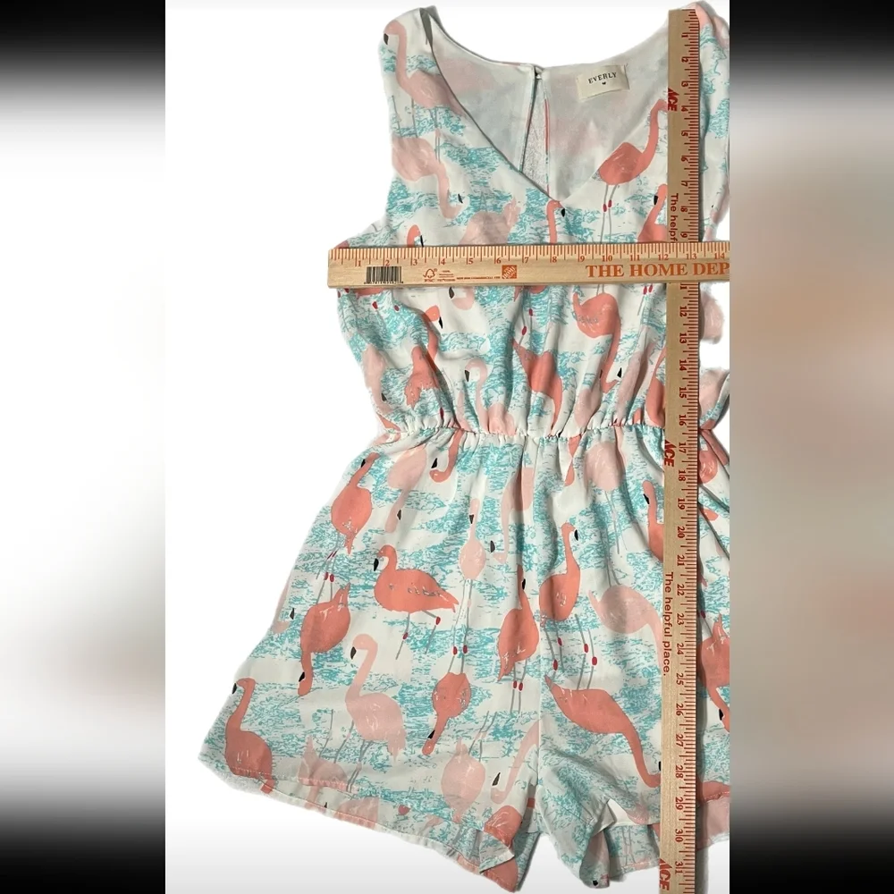 Everly Flamingo Open Back Romper Size Medium - Picture 4 of 6